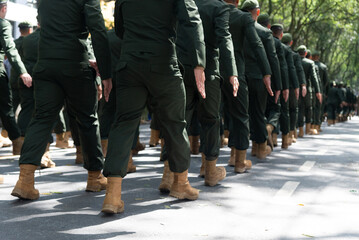 Obraz premium Army soldiers are seen marching in the celebration of Brazilian independence in the city of Salvador, Bahia.