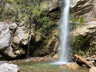 Obraz premium Beri Waterfall (Triglav National Park, Slovenia) - Beri Wasserfall (Triglav-Nationalpark, Slowenien) - Slapova Beri ali slap Beri in soteska Godiče (Triglavski narodni park, Slovenija)