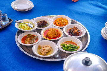 Saprahan is a tradition of eating together in Malay community customs which is carried out by sitting cross-legged in groups. This tradition is an intangible cultural heritage recognized by the state.