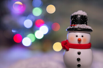 雪だるまとクリスマスツリー　雪の降る静かな夜