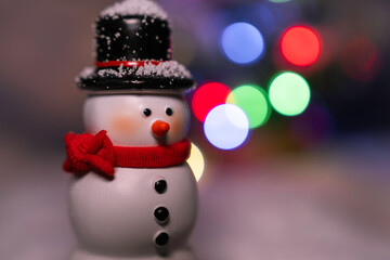 雪だるまとクリスマスツリー　雪の降る静かな夜