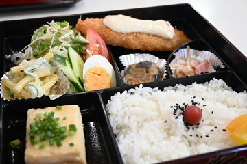 日本食のお弁当