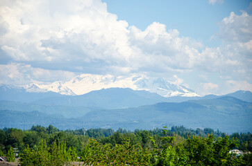 Fototapeta premium Mt. Baker visible from Abbotsford, BC, Canada