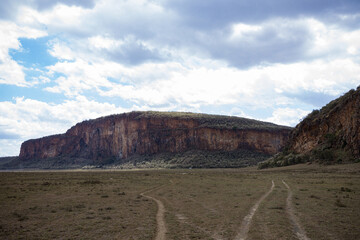 the road to the mountains