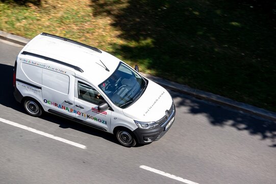 Renault Kangoo III panel van, motion blur effect