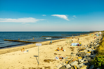 Strandspaziergang am Ostseebad Heiligendamm bei wunderschönen Sonnenschein - Mecklenburg...