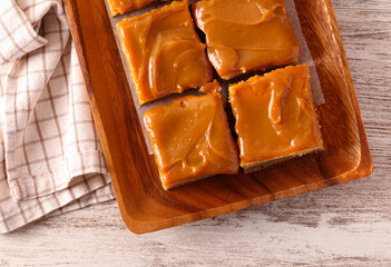 Peanut butter blondies with caramel