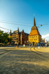 Obraz premium Stadtspaziergang durch die Hansestadt Rostock an der Ostsee an einen herbstlichen Tag - Mecklenburg Vorpommern - Deutschland