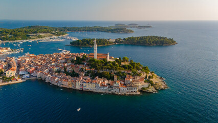 Fototapeta premium Breathtaking view of Rovinj, Croatia showcasing its charming coastline and historical architecture