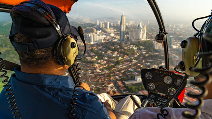 Helicóptero sobre ciudad de Panamá © Daniel Sarmiento