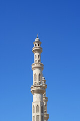 Hurghada, Egypt 202 tall minarets of the El Mina Mosque, the structure is very beautiful, the main cultural and religious attraction in Hurghada, the largest and largest mosque in the city.