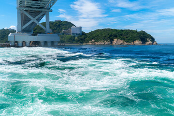 鳴門海峡の渦潮。淡路島の観光イメージ。