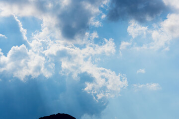 秋の青空と雲のコントラスト 3