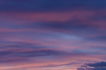 夜明け前の美しい黎明の空
