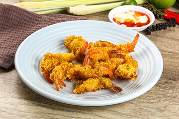 Golden deep prawn tempura wuth sauce
