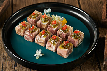 Five-spice skin jelly pressed elbow flower