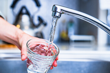 PFAS ： 有機フッ素化合物 が 水道水 中に 検出 ？ 【 水質 の 社会問題 の...