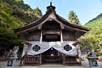 	岐阜県美濃市に在る大矢田神社の拝殿