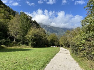 Hiking trails and markings in the canyon of the Kozjak stream, Kobarid (Slovenia) - Wanderwege in der Schlucht des Kozjak-Baches (Slowenien) - Pohodne poti v kanjonu potoka Kozjak, Kobarid (Slovenija)