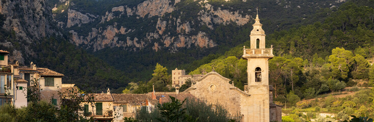 Iglesia de San Bartolomé, Bergdorf Valldemossa, Tramuntana Gerbirge,, Balearen Insel Mallorca