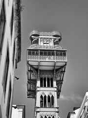 Portugal, officially the Portuguese Republic, is a State in Southern Europe, founded in 1143, occupying a total area of ​​92,212 km2. The continental part is located at the southwestern end of the Ibe