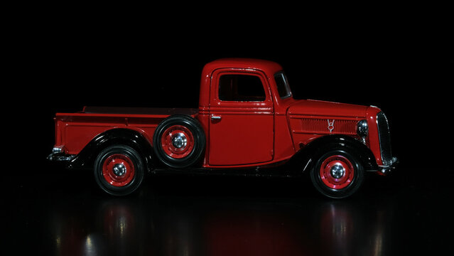 Collectible Scale Model Classic Cars - 1937 Ford Pick Up Truck