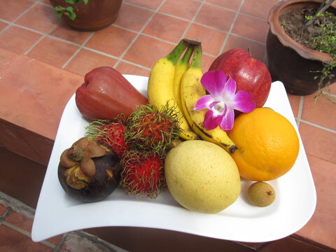 tropical fruit choices for breakfast