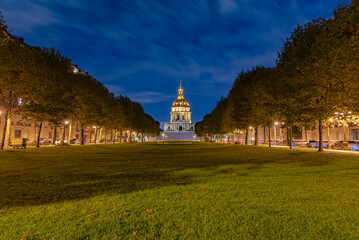 Night view on the park and the Les Invalides