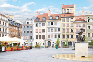 Fototapeta premium The memorial of the Mermaid of Warsaw is Old Town Warsaw, Poland 
