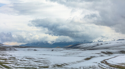 Fototapeta premium snow covered mountain