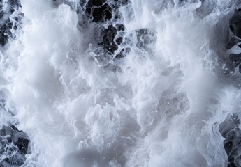 Obraz premium Crashing waves and foaming water