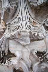 Kyzikos Ancient City is located in Erdek district. A girl watching the world's biggest Corinthian-style column head was unearthed.  
