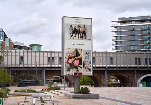 Mockup Of Vertical Customizable Advertisement In Plaza