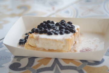 cheesecake with blackberries