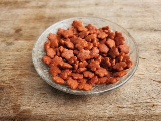 Cat food pellets dried food