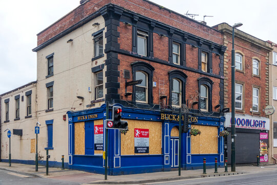 Closed public house on Union Street in Oldham, England