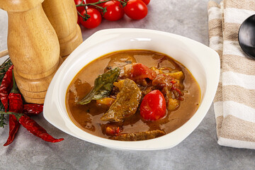 Yellow Thai curry with beef