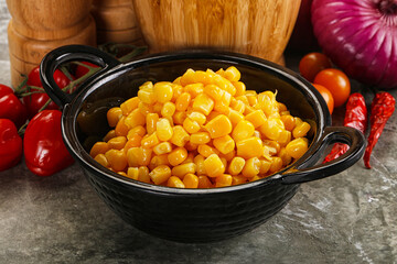 Sweet canned ripe corn grain