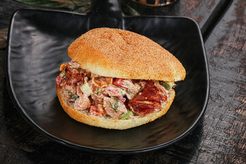 Doner with chicken and vegetables