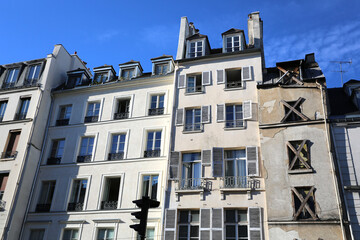 Obraz premium Immeubles anciens du Marais rue Saint Antoine