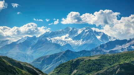 Obraz premium Mountain Range: A majestic European mountain range with snow-capped peaks