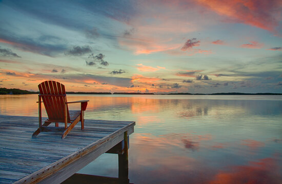 A Tranquil Sunset View Over Calm Waters in Islamorada, Florida Keys, Highlighting the Beauty of the Evening Sky and Peaceful Surroundings