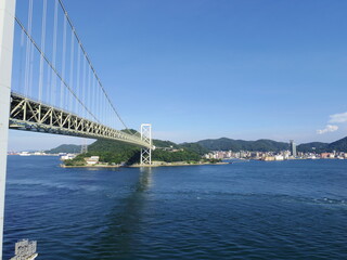 山口県下関市より望む関門橋