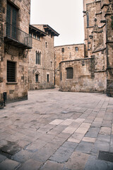 Paisaje urbano en casco hist&oacute;rico. Edificios del Barrio G&oacute;tico de Barcelona, Catalu&ntilde;a, Espa&ntilde;a.