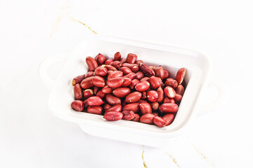 Raw peanut heap for roast