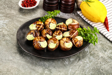 Fresnch escargort with basil butter