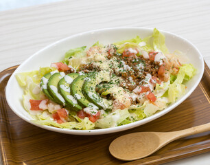 アボカドのシーザーサラダ