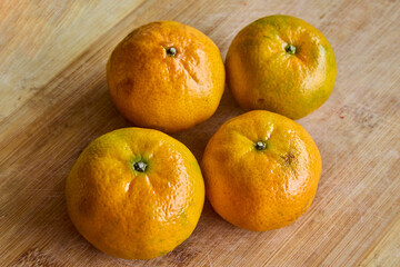 Juicy, sweet, and bursting with sunshine! These mandarins are the perfect snack to brighten your day. Whether you peel them for a refreshing treat or add them to your favorite salad.