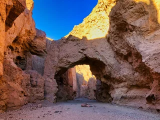 Fototapete Rund Naturpark Natural Bridge Canyon Trail in Death Valley National Park, California.  © LMSwanson