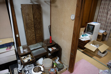 散らかった部屋の風景